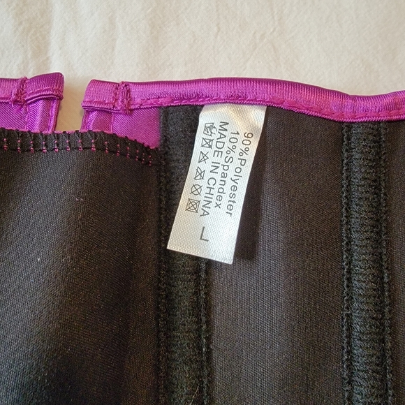 New In Bag Gorgeous Metallic Purple Corset - Picture 6 of 8